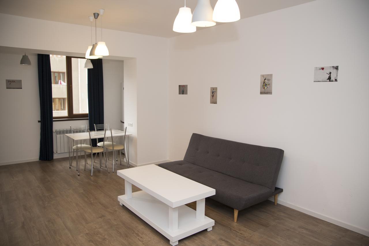 יירבאן Apartments On Mashtots By Picnic מראה חיצוני תמונה