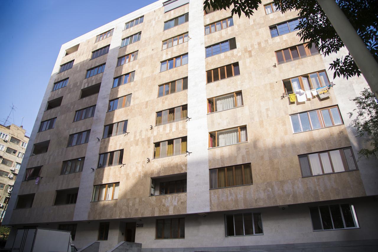 יירבאן Apartments On Mashtots By Picnic מראה חיצוני תמונה