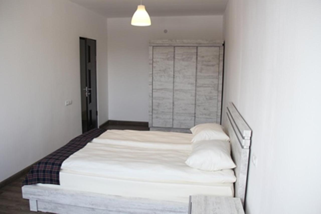 יירבאן Apartments On Mashtots By Picnic מראה חיצוני תמונה